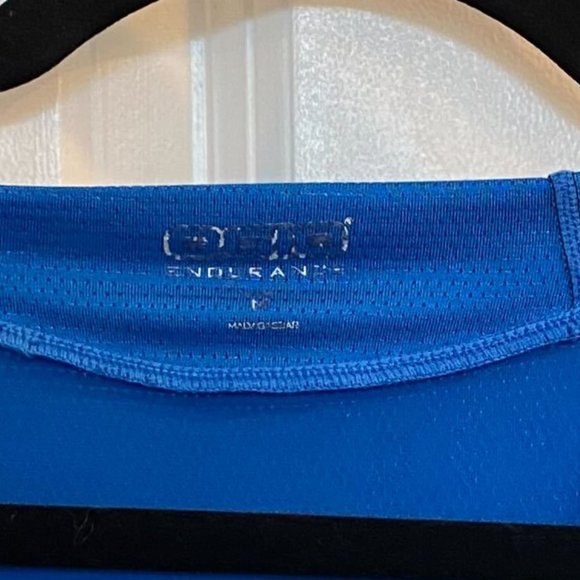 OGIO® Ladies Short-sleeve Nexus Wicking V-Neck TShirt‎ - Size Medium - Picture 8 of 9